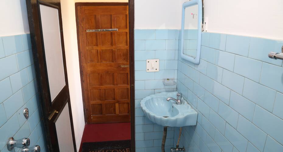 Sapphire Lodge & Restaurant, Darjeeling 2
